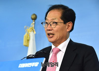 [포토] 충북지사 출마 기자회견하는 오제세 더불어민주당 의원