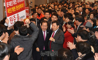 [포토] 강원도당 신년인사회 참석하는 홍준표 한국당 대표