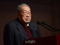 [포토] 축사하는 최서면 명예이사장