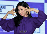 [포토] 신곡 '주인공' 포인트 안무 선보이는 선미