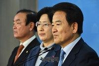 [포토] 안철수-유승민 맹비난 하는 정동영 의원