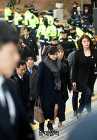 [포토] 국립극장 방문한 현송월...약70분가량 머물며 점검