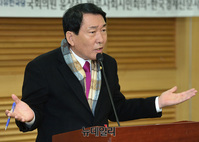 [포토] 축사하는 안상수 자유한국당 의원