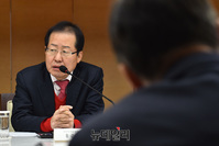 [포토] 대한상의 찾은 홍준표 자유한국당 대표