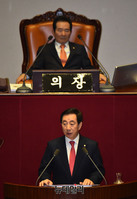 [포토] 교섭단체 대표연설 하는 김성태 자유한국당 원내대표