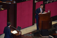 [포토] 대정부질문 하는 안규백 의원