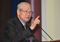 [포토] 기조강연 하는 송복 연세대 명예교수