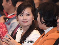 [포토] 대화 나누는 추미애-현송월