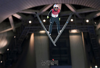 [포토] 최서우, 스키점프 남자 노멀힐 개인전 예선 통과