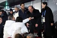 [포토] 악수하는 문재인-김여정