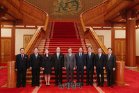 [포토] 北 대표단과 기념촬영하는 문재인 대통령