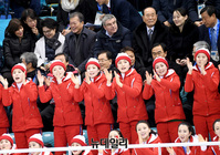 [포토] 남북단일팀 응원하는 문재인-김여정-김영남