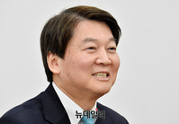 [포토] 환하게 웃는 안철수 국민의당 대표