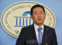 [포토] 인천시당위원장 사퇴하는 박남춘 더불어민주당 의원