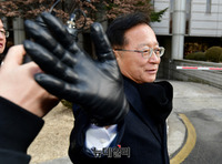 [포토] 송희영 전 주필, 징역1년 집유2년 선고