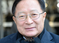 [포토] 법원 나서는 송희영 전 조선일보 주필