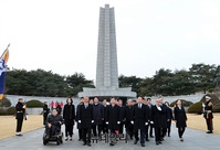 [포토] 현충원 나서는 바른미래당