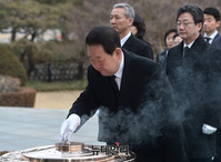 [포토] 참배하는 박주선 바른미래당 공동대표