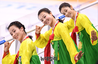 [포토] 한복입은 北응원단