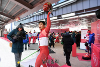 [포토] 아이언맨 윤성빈, 한국 썰매 사상 첫 금메달