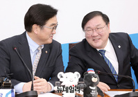 [포토] 대화 나누는 우원식-김태년