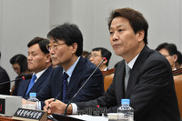 [포토] 답변하는 임종석 대통령 비서실장