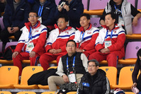 [포토] 팀추월 경기 관람하는 원길우 北선수단장