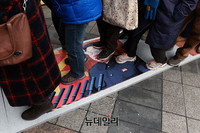 [포토] 밟히는 김정은