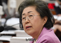 [포토] 이은재 의원 "위원장님 겐세이 놓지 마세요" 씁슬한 웃음바다