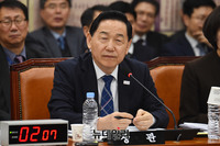 [포토] 질문에 답하는 김상곤 사회부총리