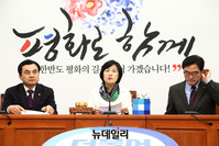 [포토] 모두발언 하는 추미애 더불어민주당 대표