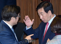 [포토] 대화 나누는 김성태-우원식