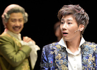 [포토] 천재 작곡가 모차르트로 변신한 성규