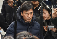 [포토] 성폭행 피의자 안희정 검찰출석