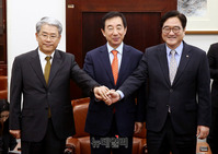 [포토] 악수나누는 3당 원내대표
