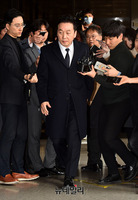 [포토] 중앙지검에 고소장 제출하는 정봉주