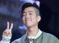 [포토] 래퍼 주노플로, 깜찍한 포즈