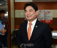 [포토] 면접 마친 육동일 한국당 대전시장 예비후보