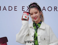 [포토] 모델 아이린 "서울패션위크 기간 팝업스토어로 오세요"