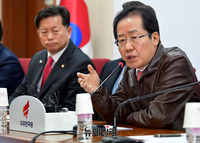 [포토] 지방선거총괄기획단 회의 주재하는 홍준표