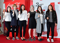 [포토] 체육대상 시상식 참석한 새라 머리 감독과 선수들