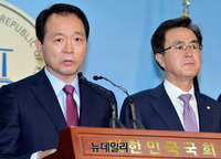 [포토] 이인제 상임고문 충남지사 출마 촉구하는 자유한국당