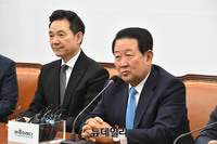 [포토] 장성민 전 의원 영입이유 설명하는 박주선 바른미래당 공동대표