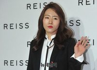 [포토] 빙속 여제 이상화 "나들이 나왔어요"