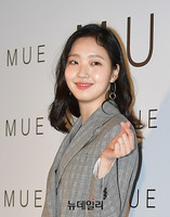 [포토] 김고은 왼쪽 하트