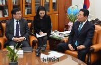 [포토] 류홍차이 정협 외사위 부주임 접견하는 박주선 국회부의장