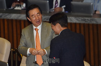 [포토] 대화 나누는 김성태-한선교