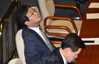 [포토] 생각하는 유승민 바른미래당 공동대표