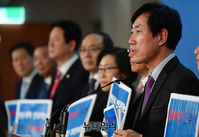 [포토] 여당 규탄하는 하태경 "文정부, 김정은 보고 부끄러워 해야"