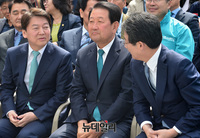 [포토] 대화 나누는 유승민-안철수